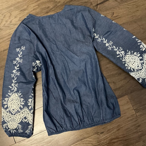 NWT Umgee Embroidered Chambray Top Medium Balloon Sleeve - Picture 9 of 9